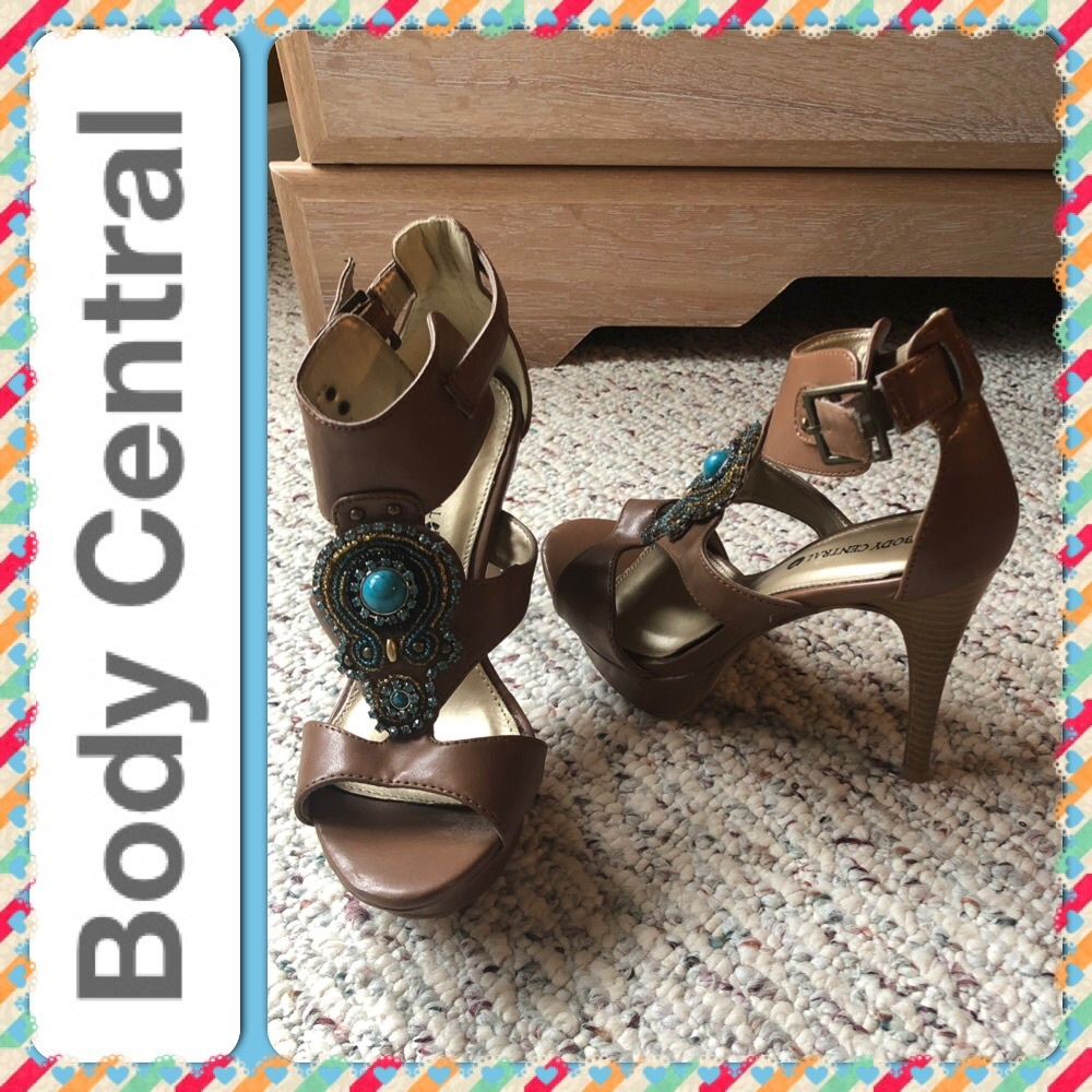 Body Central open toe heel. Turquoise front